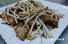 Silver Noodles Stir-Fried with Pork Belly
