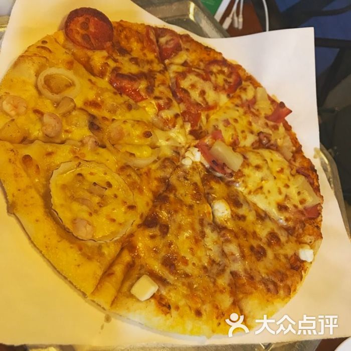 招牌四季风味披萨