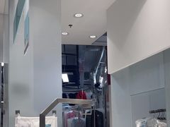 -福奈特洗衣洗鞋(宝华广场店)