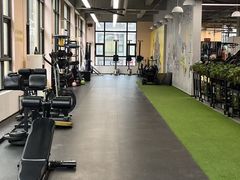 -岩顶健身(玄武店)