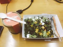 煎三文鱼牛油果色拉-Wagas沃歌斯(北京君太百货店)