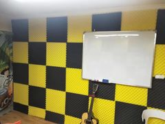 -八度音乐吉他教室(汉广店)