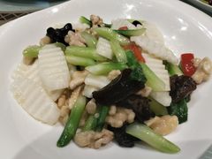 桃仁芥兰炒山药-喀城木卡姆烤全羊餐厅