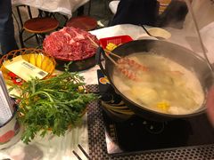 -鲜入围煮花胶鸡海鲜火锅