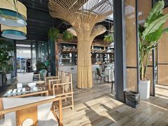 -思念果岭湖畔花房餐厅