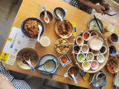 -包整·丝娃娃(一览甲秀楼风景店)