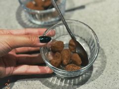 巧克力杏仁-半山腰·云南菜(侨福芳草地店)
