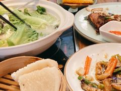 拾味骨汤-拾味馆·浓鲜骨汤(光谷天地店)