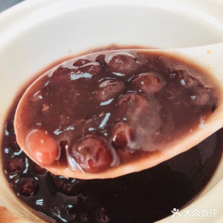 「竹升面」不算得上爽口，面条粗细不一，应该系手工制作