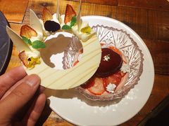 草莓奶冻-AZUL by FUEL蓝色·法式酒馆(琶醍店)