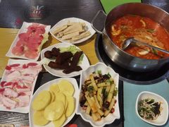 -四季喧黔味豆米火锅(万达广场店)