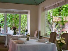 靠窗位-蝶舍·MAISON PAPILLON