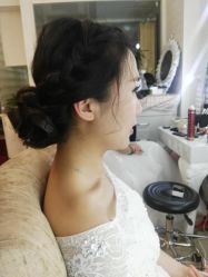 -红馆妆造(中央大街店)