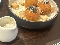 -Chom Cafe and Restaurant