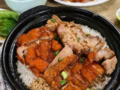 烧鹅拼烧肉-煲煲香快餐(南京路店)