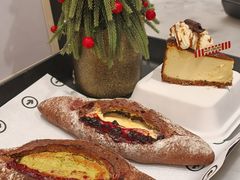 -HOT CRUSH趁热集合·现烤面包(上海环球港店)
