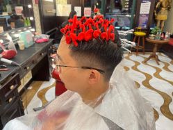 -东方先生国潮男士理发馆