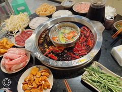 -洞亭火锅(防空洞总店)