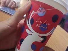 圣诞初雪丝绒拿铁-瑞幸咖啡(深圳来福士广场店)