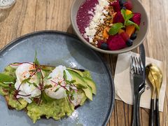 牛油果温泉蛋吐司-O'mills Sourdough Bakery&Bistro(永嘉路店)
