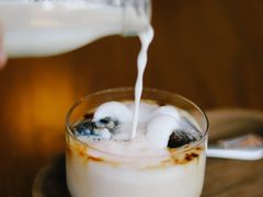 -ROAST coffee & eatery