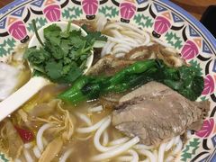 -鑫花溪牛肉米粉(东环大润发店)