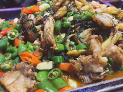 炭烧牛蛙平锅紫苏味-蘭奢雅集·江浙菜(青山江滩店)