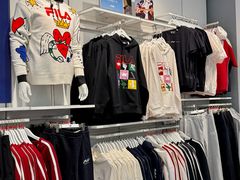 -百年港湾奥特莱斯(香炉礁店)