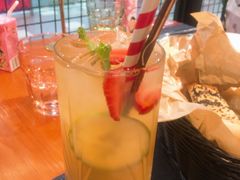 茉莉蜜桃鲜果茶-百特喜·意大利餐厅(八佰伴镇江店)