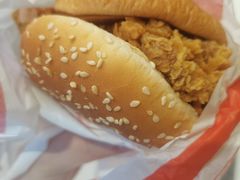 麦辣鸡腿堡鸡翅餐-麦当劳(总统大酒店店)