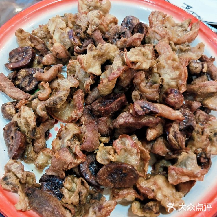 在东北 菜量大！！！（注意断句）
