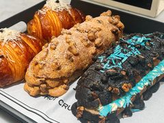 -HOT CRUSH趁热集合·现烤面包(上海环球港店)
