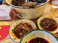 -拈签一笑黄牛肉辣卤串串