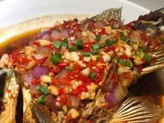 香煎大鲫鱼-费大厨辣椒炒肉(高铁吾悦广场店)