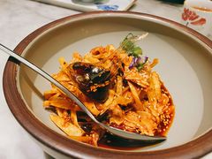 敲糖棒棒鸡-辛香汇·现炒川菜(淮海路百盛店)