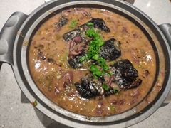 酸腌菜红豆炖黑皮子-半山腰·云南菜(侨福芳草地店)