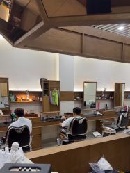 -MARTIN'S BARBER SHOP男士理发馆