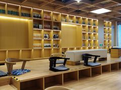 -漕河泾街道图书馆(漕河泾社区文化活动中心店)