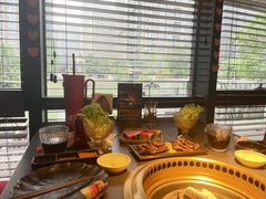 -铭牛烧肉·和牛海鲜自助(高新月牙湖店)