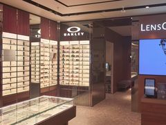 -LensCrafters亮视点·OAKLEY精选(静安嘉里中心店)