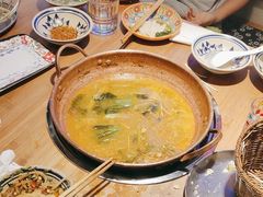 -洱火云南酸菜牛肉火锅(石景山当代商城店)