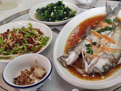 -丹水桥地锅鱼·翘嘴鲌·地方特色全鱼宴(丹江口大坝店)