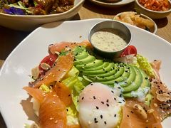 牛油果三文鱼沙拉-HELLO 27 意面·沙拉·帕尼尼