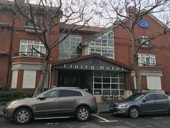 -钟书阁(松江泰晤士小镇店)