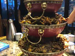 -沪小二炭火蛙锅(淮海中路美食不夜城店)