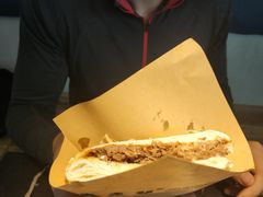 肉夹馍-清真盛志望麻酱酿皮·非遗老字号