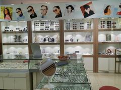 -MiRi眼镜·蔡司·星趣控·尼康控优点视觉合作店(南京东路店)