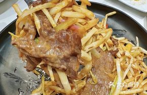 Stir-Fried Beef with Fresh Bamboo Shoots