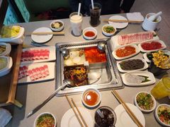-海底捞火锅(新松江路生日主题店)