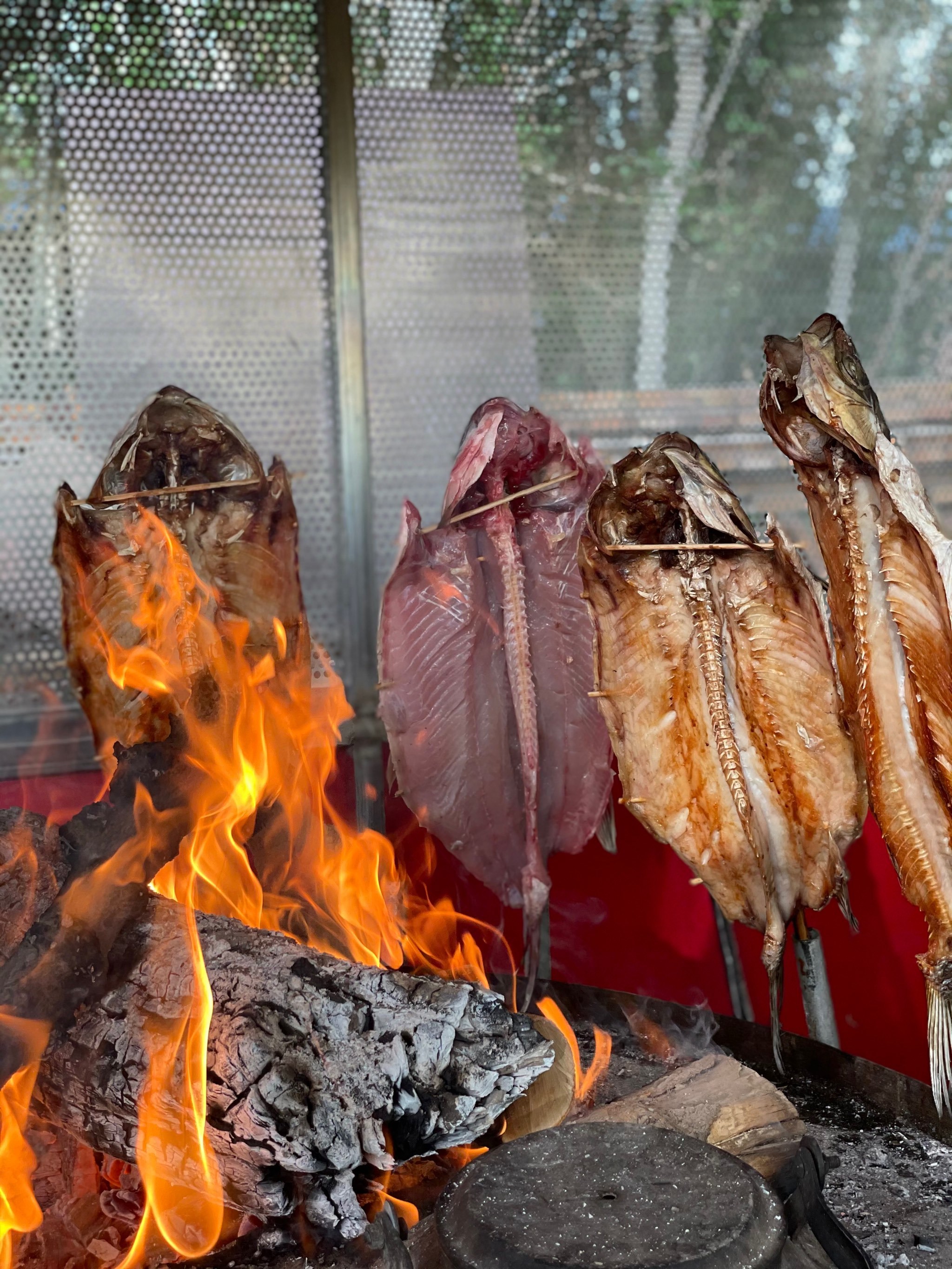 喀什第一好吃的古法烤鱼～清澈的河流烤鱼店